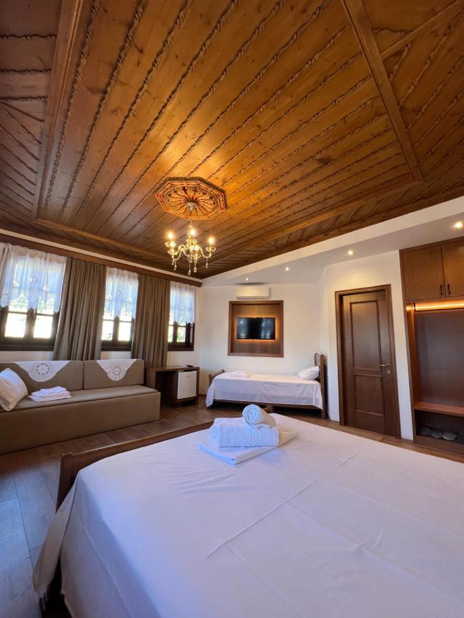 Hotel With Castle View Gjirokastër Exterior foto